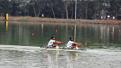 Parminder (front) and Shagandeep of SSCB in action during Open Doubles Sculls event