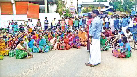 Local construction labourers staging a roadblock in Thanjavur