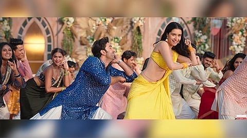 Still of Ranbir Kapoor and Shraddha from Show Me The Thumka son