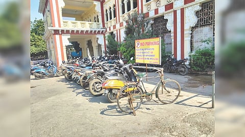 Illegal parking at Egmore railway station