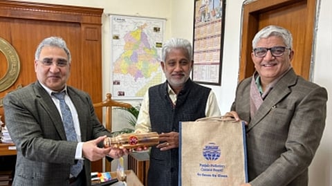 Punjab Chief Secretary Vijay Kumar Janjua and National Capital Region Chairperson M.M. Kutty