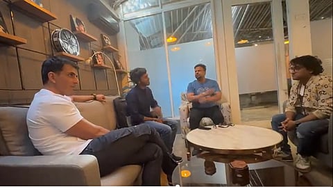 What a voice: Bihar boy meets Sonu Sood, sings Dil Diya Hai