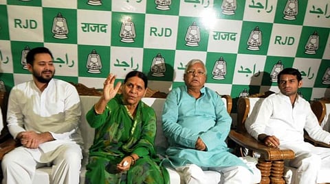 Lalu, family at Delhi court in land-for-job scam