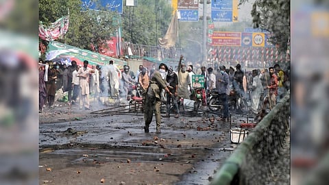 PTI supporters protesting at Zaman Park Lahore against security forces