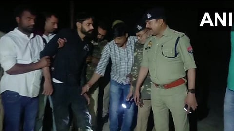 A miscreant identified as Mohammad Hasim was shot in the leg.