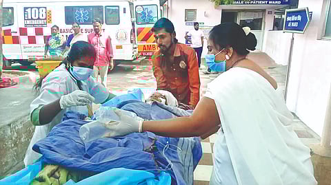 Anushya being taken to Krishnagiri GH