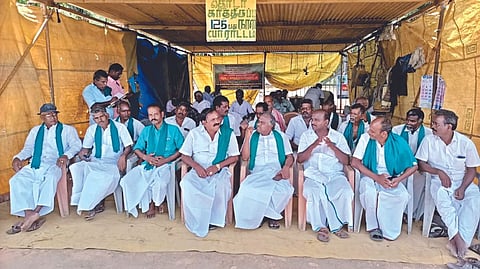 Farmers supplying canes to the Thirumangudi sugar factory have been protesting for the past 125 days