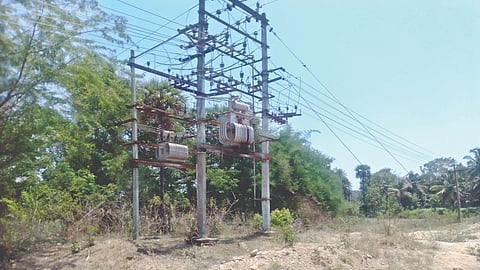 A transformer seen at Veerichettipalli from which power
lines have to be drawn across the forest land