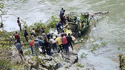 Picture of the May 4 chopper crash in Kishtwar