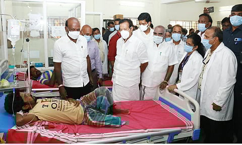 Ma Su visits patients in Villupuram, Chengalpattu