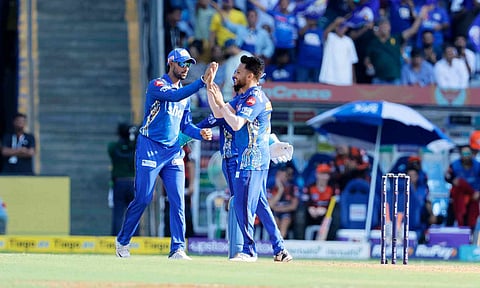 Unheralded Madhwal takes four as MI restrict SRH to 200/5