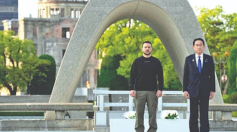 Volodymyr Zelenskyy with Fumio Kishida