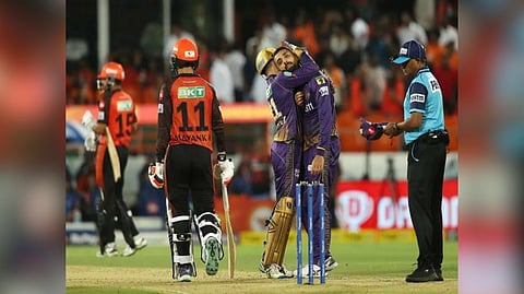 KKR celebrating a wicket