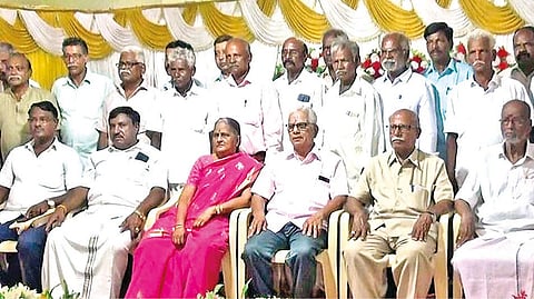 Former students of Sathurangapattinam Government Higher Secondary School