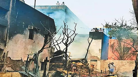 Fire broke out at 2 godowns in Tondiarpet, creates panic