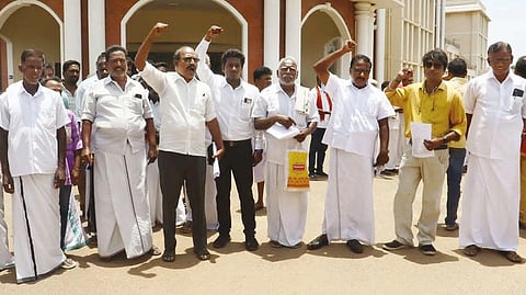 Farmers staging a protest in front of Thanjavur Collectorate on Monday