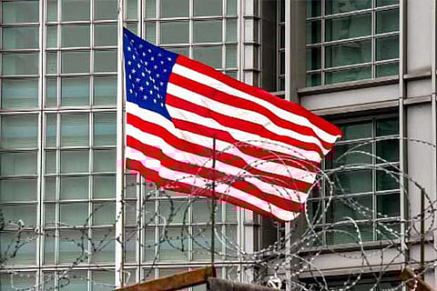 Expelled diplomats leave US embassy in Moscow