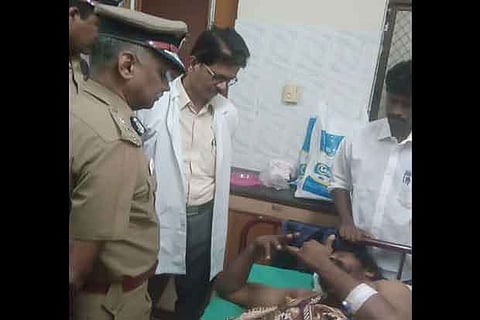 CoP AK Viswanathan consoling Kalanjiyam at RGGGH on Friday