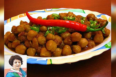 Vaithikuppam vella kadala kozhambu (Insert: Chef Ramaa Shanker)