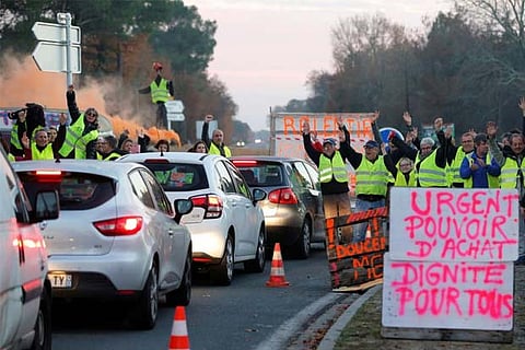 Macron administration warns of 'great violence' in Paris from hard core 'yellow vests'