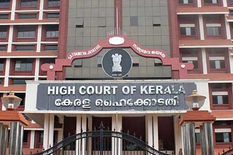 Ensure kids below 18 yrs don't take part in Women's Wall: HC