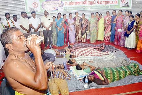 Support mounts for ryots’ anti-HT line stir