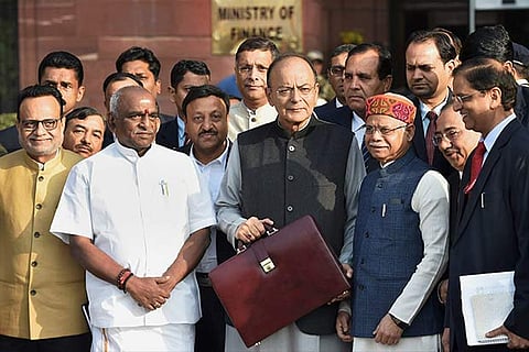 FM Arun Jaitley along with MoS FM Shiv Pratap Shukla, Pon Radhakrishnan and Shaktikanta Das