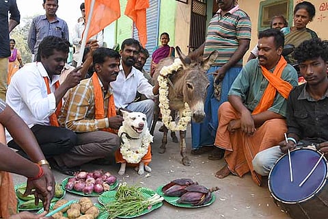Bharat Hindu Munnani, a fringe outfit, staged a protest against Valentine?s Day in Chennai