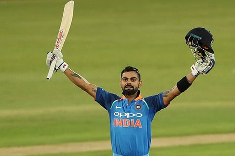 Virat Kohli celebrates his ton in the 6th ODI against SA