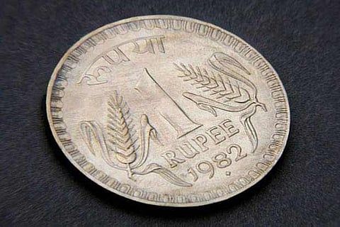 Rupee snaps 3-day rally ahead of RBI policy decision