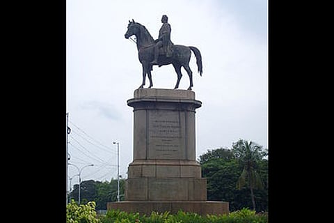 The history behind Thomas Munro statue