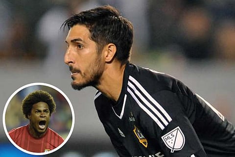 Jaime Penedo; (inset) Roman Torres