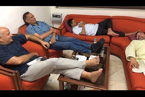 Kejriwal, ministers sit-in at L-G office