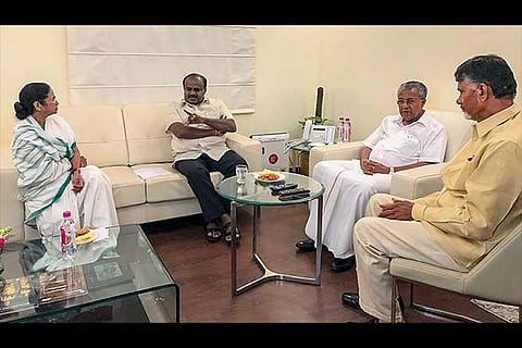 (L-R) Mamata Banerjee, HD Kumaraswamy, Pinarayi Vijayan and N Chandrababu Naidu