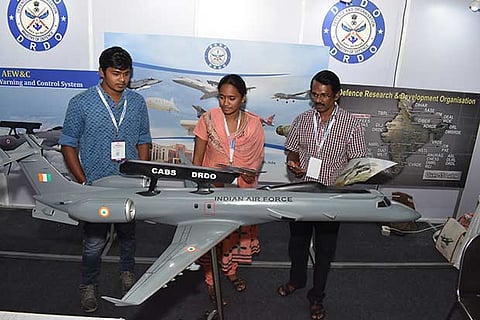 College students take a look at defence products displayed at ?Defence Indigenisation Expo?