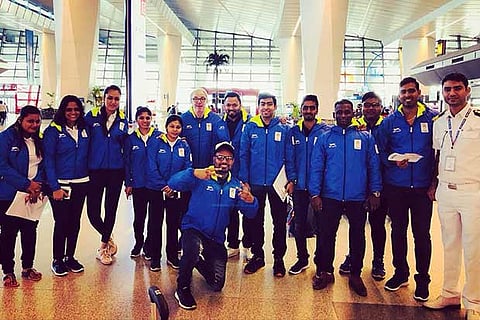 Dhoni gifts signed bat to Srikkanth, courtesy Prasad