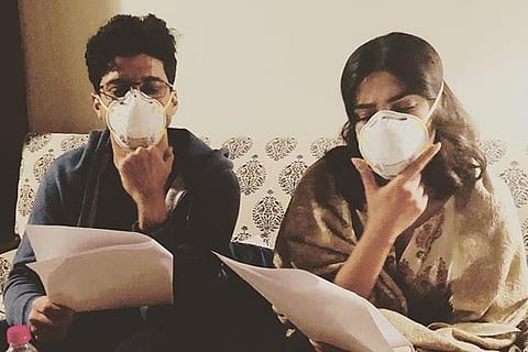 Farhan Akhtar and Priyanka Chopra beat Delhi pollution with masks