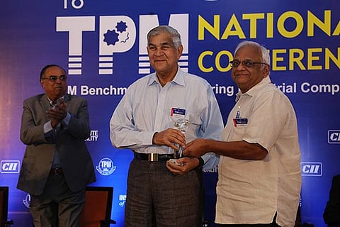 Suresh Krishna felicitated by N Kumar (R) to mark 20th anniversary celebrations of TPM Club
