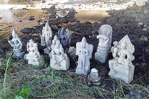 The stone idols found near Gummidipoondi