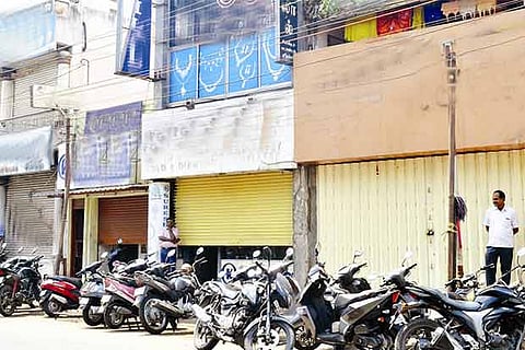 Shops remain shut in Coimbatore on Saturday