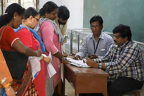 7 am to 6 pm: Voting continuous shows today