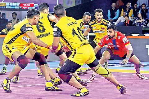 Telugu Titans (in yellow) is yet to post a victory in Pro Kabaddi 2019