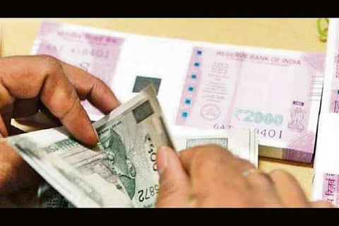 FPIs pull-out over Rs 20,500 crore, even as govt adamant on super-rich surcharge