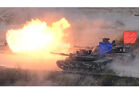 South Korean and U.S. tanks fire live rounds during a joint live firing drill in 2017. Photo: AFP