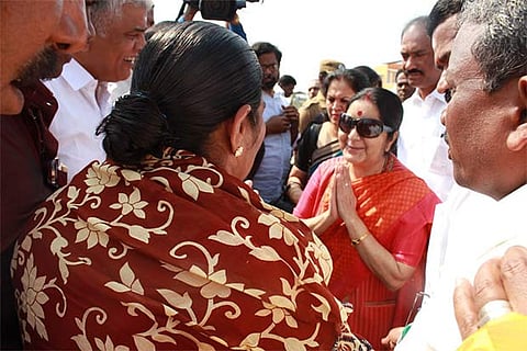 Sushma Swaraj interacting with fishermen of Pushpavanam village in Nagapattinam in 2011 (File photo)