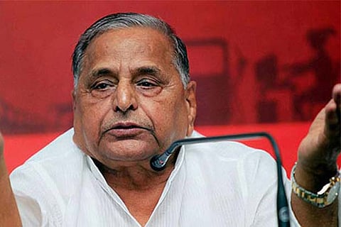 Mulayam worried about exodus from SP
