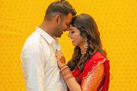 Vishal maintains silence over breakup rumours with Anisha