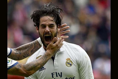 Real Madrid's Isco suffers muscle injury