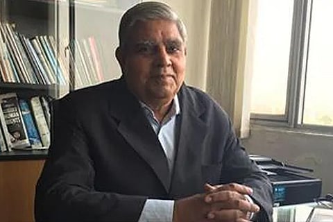 A day after the snub, WB Governor visits Assembly gracefully