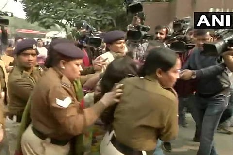 Woman pours inflammable liquid on daughter to demand justice for Unnao victim